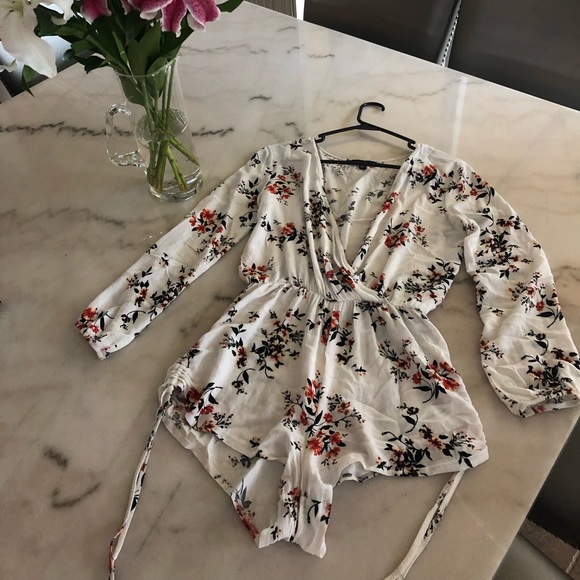 Floral Romper - Picture 1 of 2